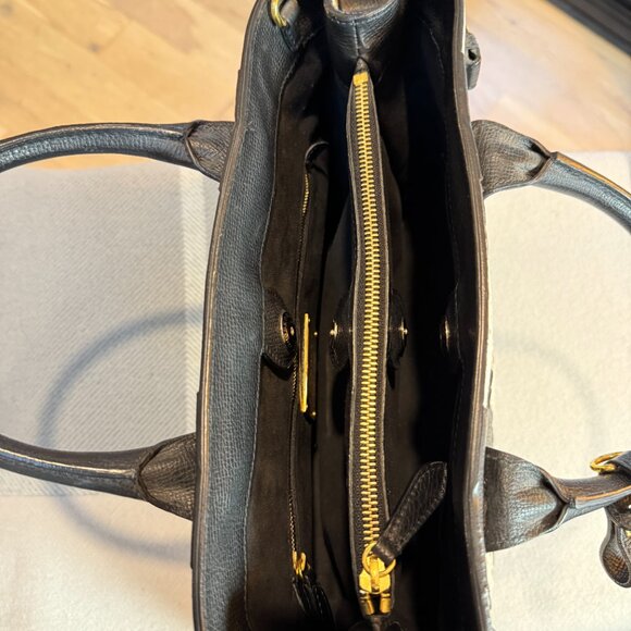 Burberry Medium Derby Perforated Lace Stripe Banner Tote Bag - Picture 10 of 16